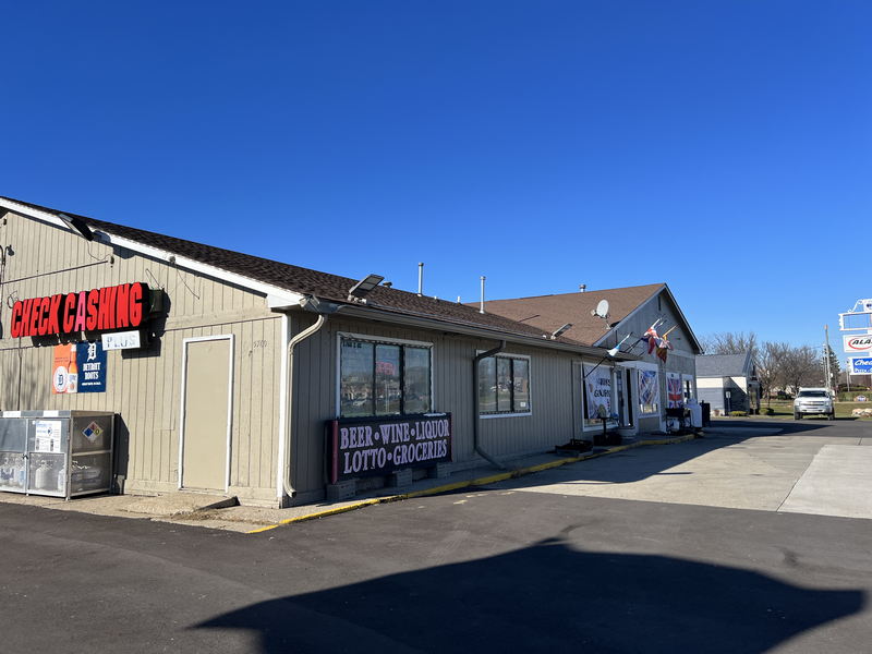 Lone Oak Motel - Nov 25 2022 (newer photo)